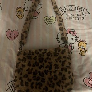 Fluffy shoulder plush tote bag